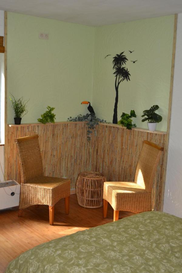 En Chapoisie Bed and Breakfast Ciney Εξωτερικό φωτογραφία